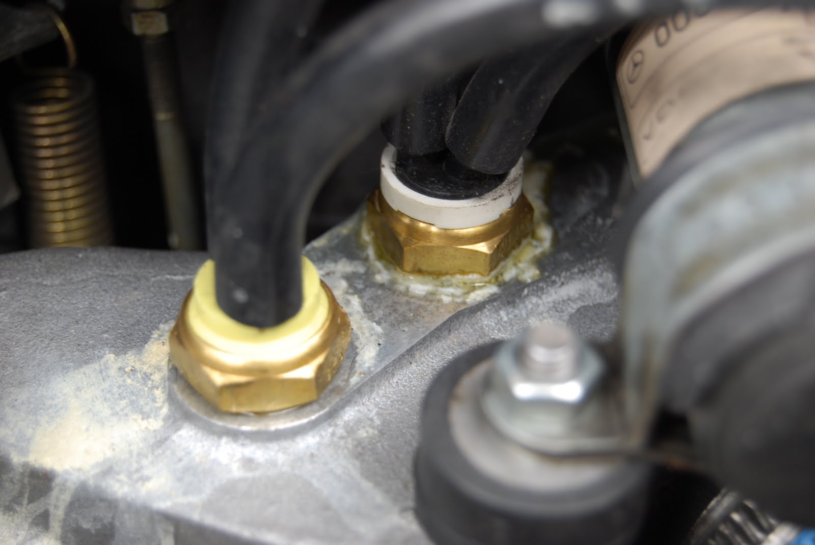 Mercedes coolant becomes powdery | Mercedes-Benz Forum