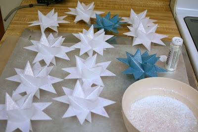 How to Make Paper Stars Using Parchment Paper - Hearty Sol