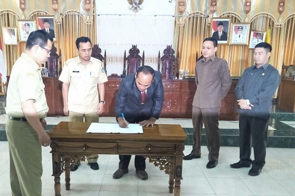 Ini Hasil Pendapat Akhir Rapat Paripurna Fraksi DPRD Sekadau Ini Hasil Pendapat Akhir Rapat Paripurna Fraksi DPRD Sekadau