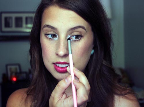 highlight inner corner of eye