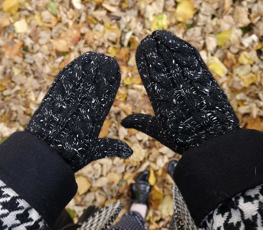 Cosy mittens for winter Styled by Helen, Scottish blogger, Wardrobe Conversations, Dundee blogger, winter outfit, winter style, dressing for winter, monochrome outfit, monochrome street style, winter accessories, Tiger, charity shop find, clashing patterns, black and white outfit