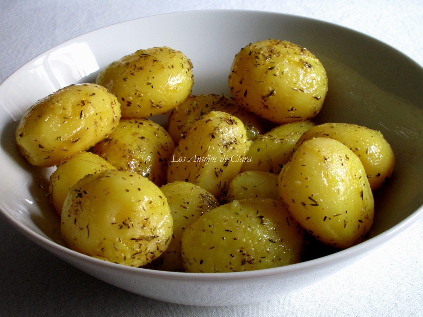 Los Antojos de Clara: Patatas salteadas con tomillo y ajo