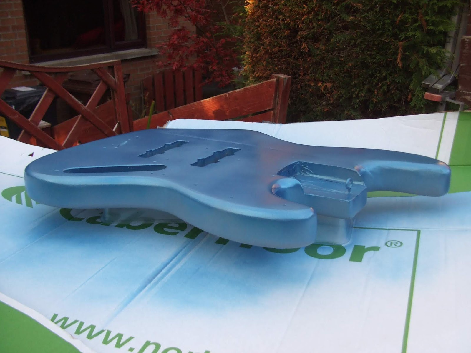 Martin Edwards Luthier Metallic spray painting a guitar with rattle cans