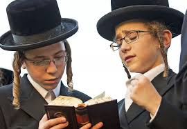 Người Do Thái vô cùng coi trọng giáo dục, tri thức và sách. 