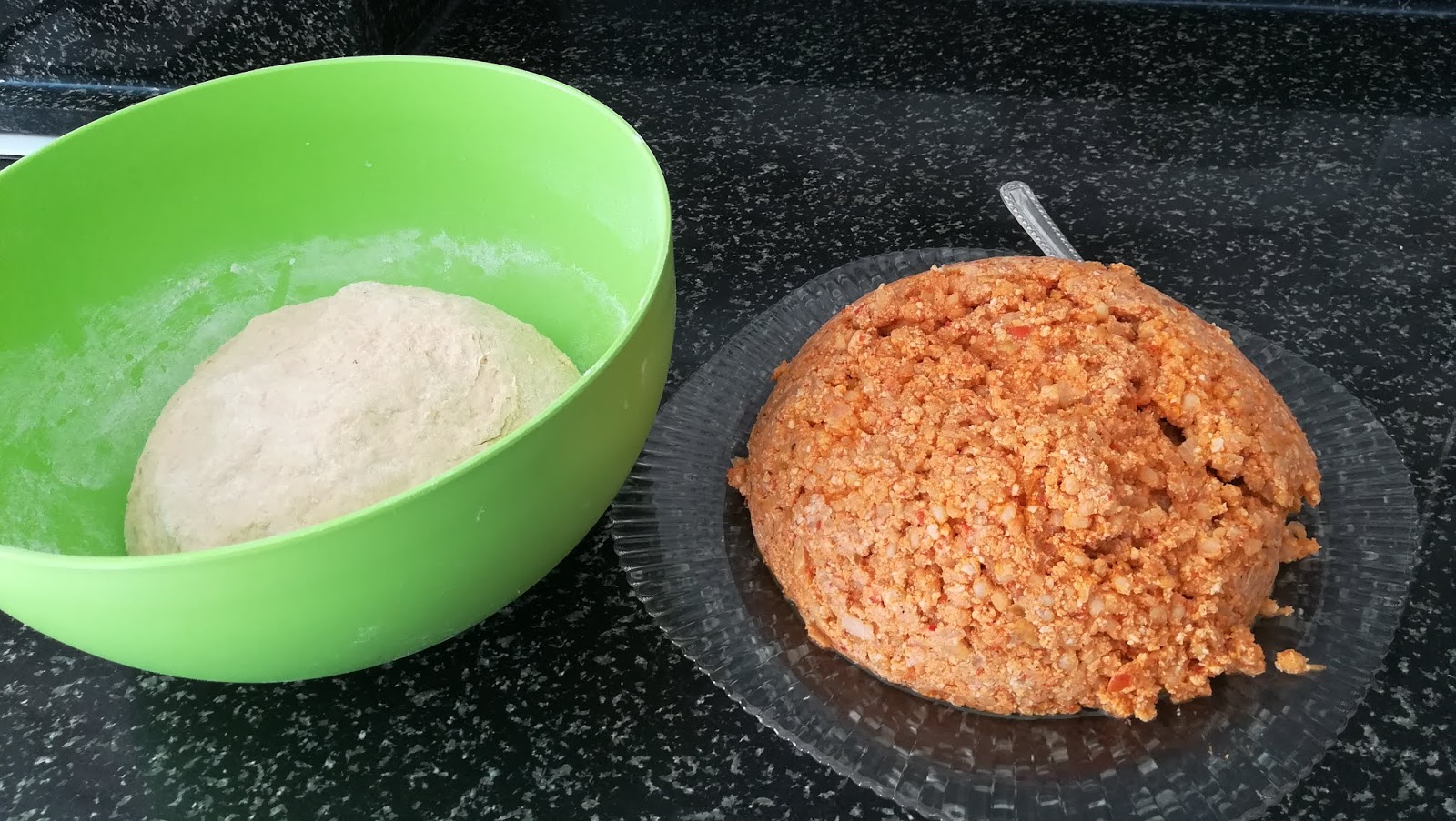 Tarhana Böreği (Tarhanalı Börek)