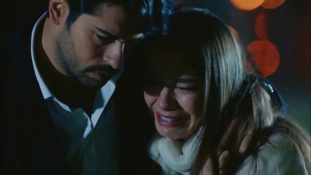 Wieczna miłość odcinek 39: Kemal zdobywa pendrive’y! Zostaje napadnięty! [Streszczenie + Zdjęcia]