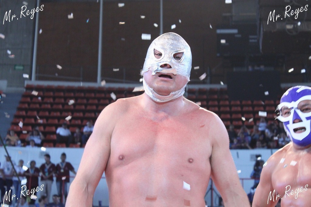 El Santo Sin Mascara