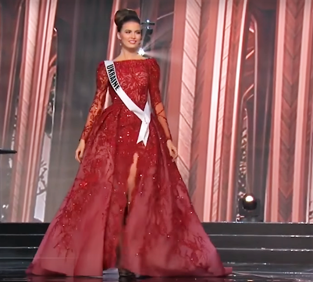 Đầm dạ hội của Lệ Hằng được đánh giá top đẹp nhất Miss Universe 2016 Ukraine2