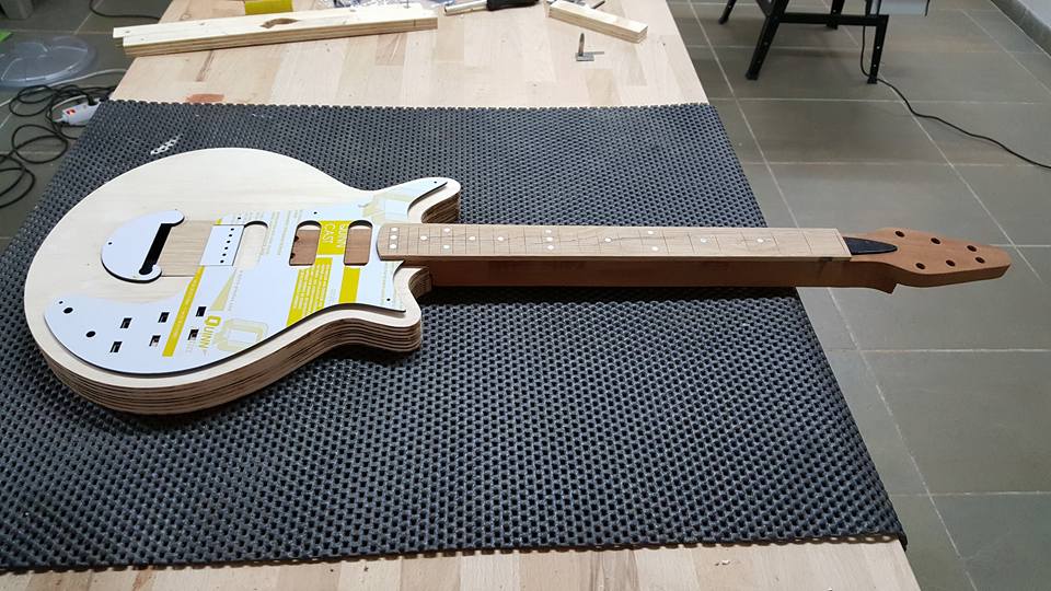 Чертежи гитары брайана мэя