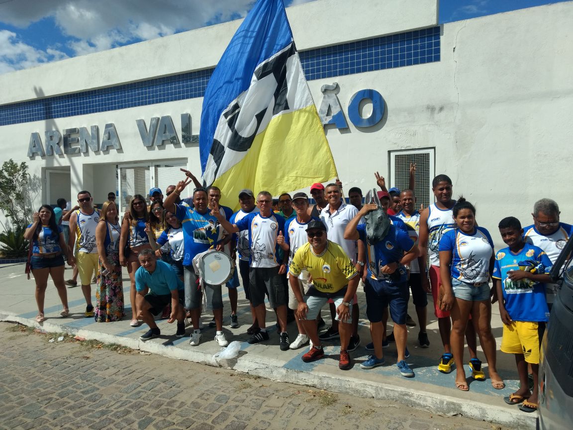 Torcida chega em Riachão do Jacuípe para apoiar o Jacobina em jogo decisivo