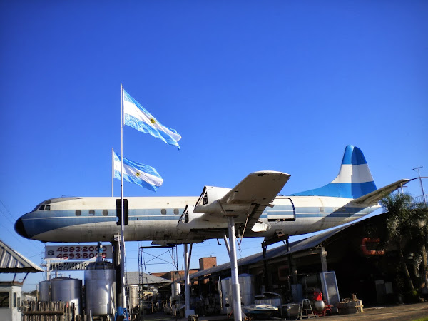 Lockheed L-188 Electra expuesto en 9 de julio (Pcia. de Bs. As)