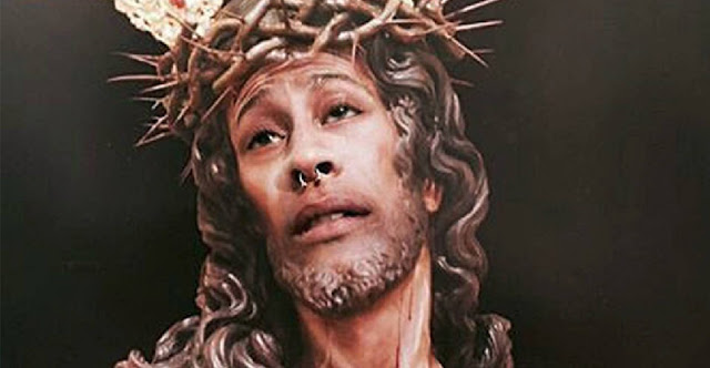 Publicó un fotomontaje de su cara sobre Cristo; tendrá que pagar 480 euros
