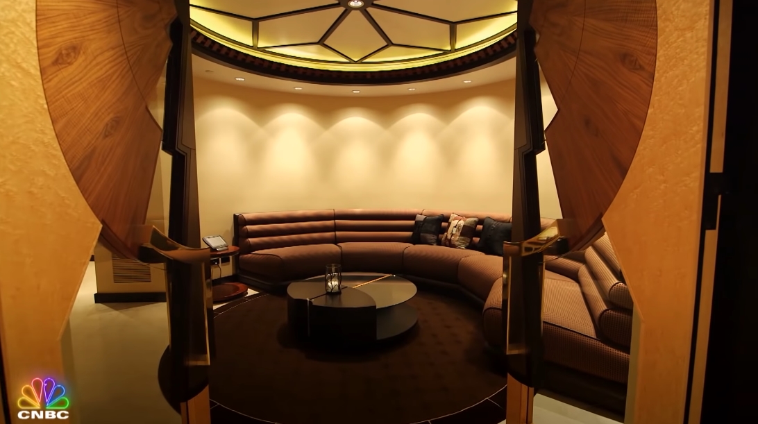 66 Interior Design Photos vs. Michael Jordan's Chicago & Bel Air Mega-Mansions Tour | Secret Lives of The Super Rich