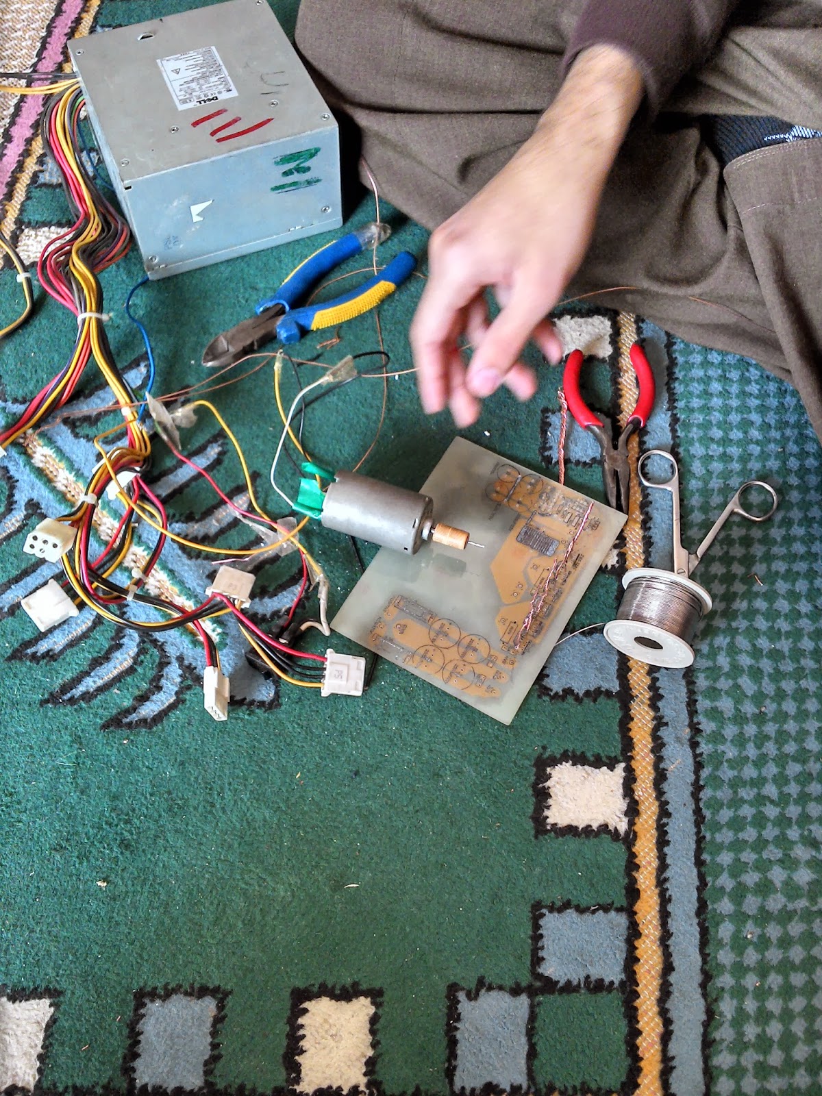 MOBILE ZONE: power supply circuit diagram
