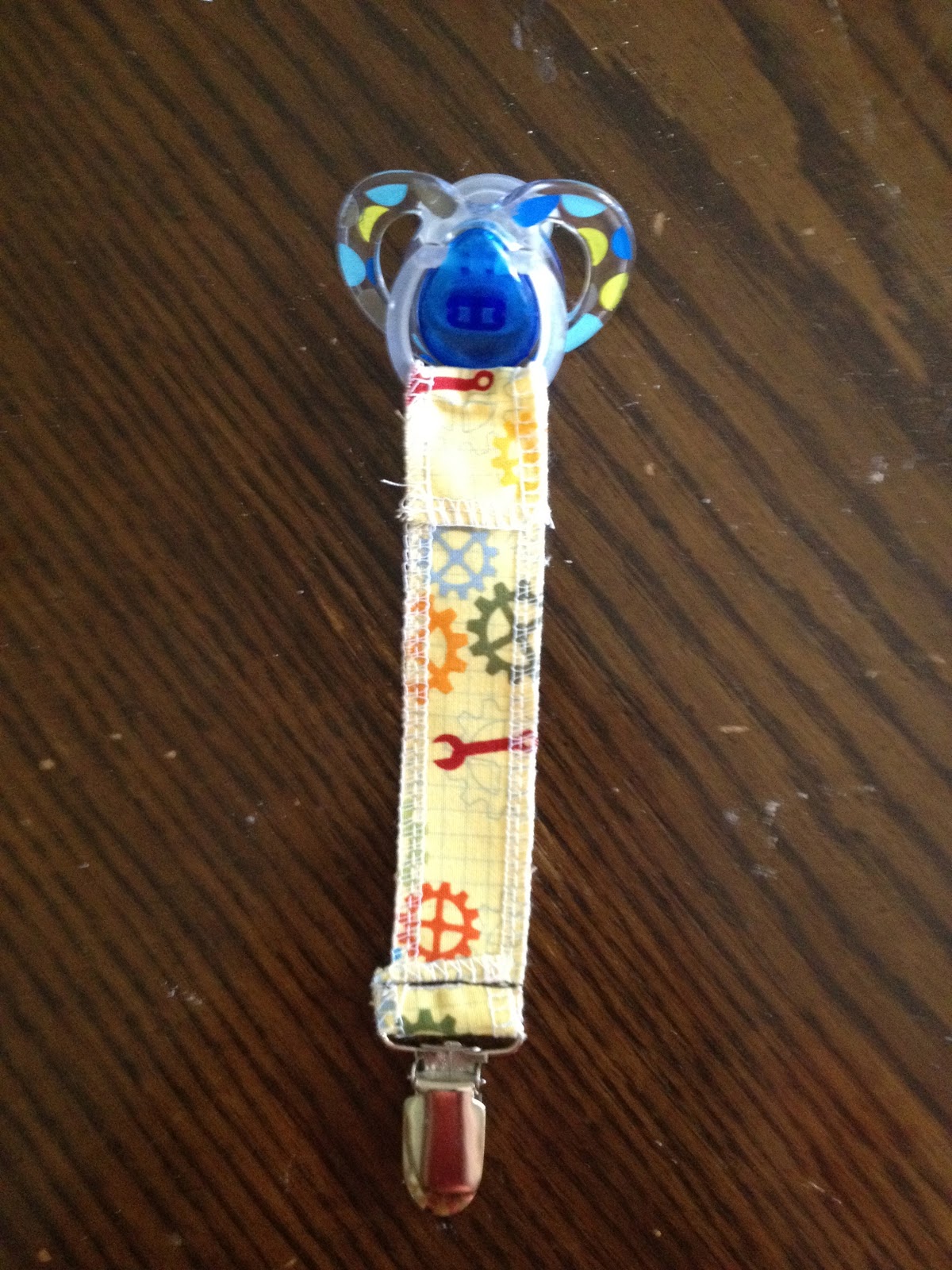 Material Girls Quilts Pacifier clip tutorial