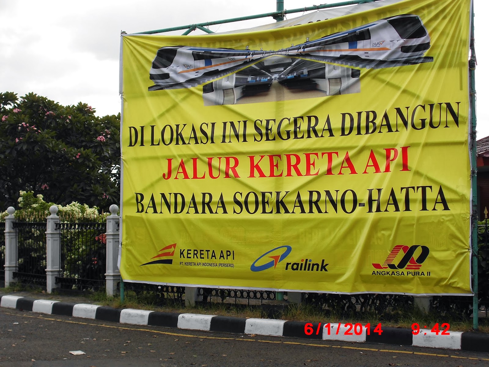 [Image: CIMG0266.JPG]
