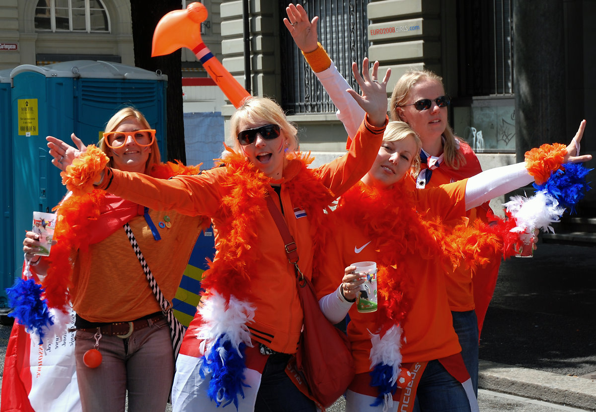 Beautiful Dutch Fans of Euro 2012 | Istoryadista | History Blog | Cebu ...