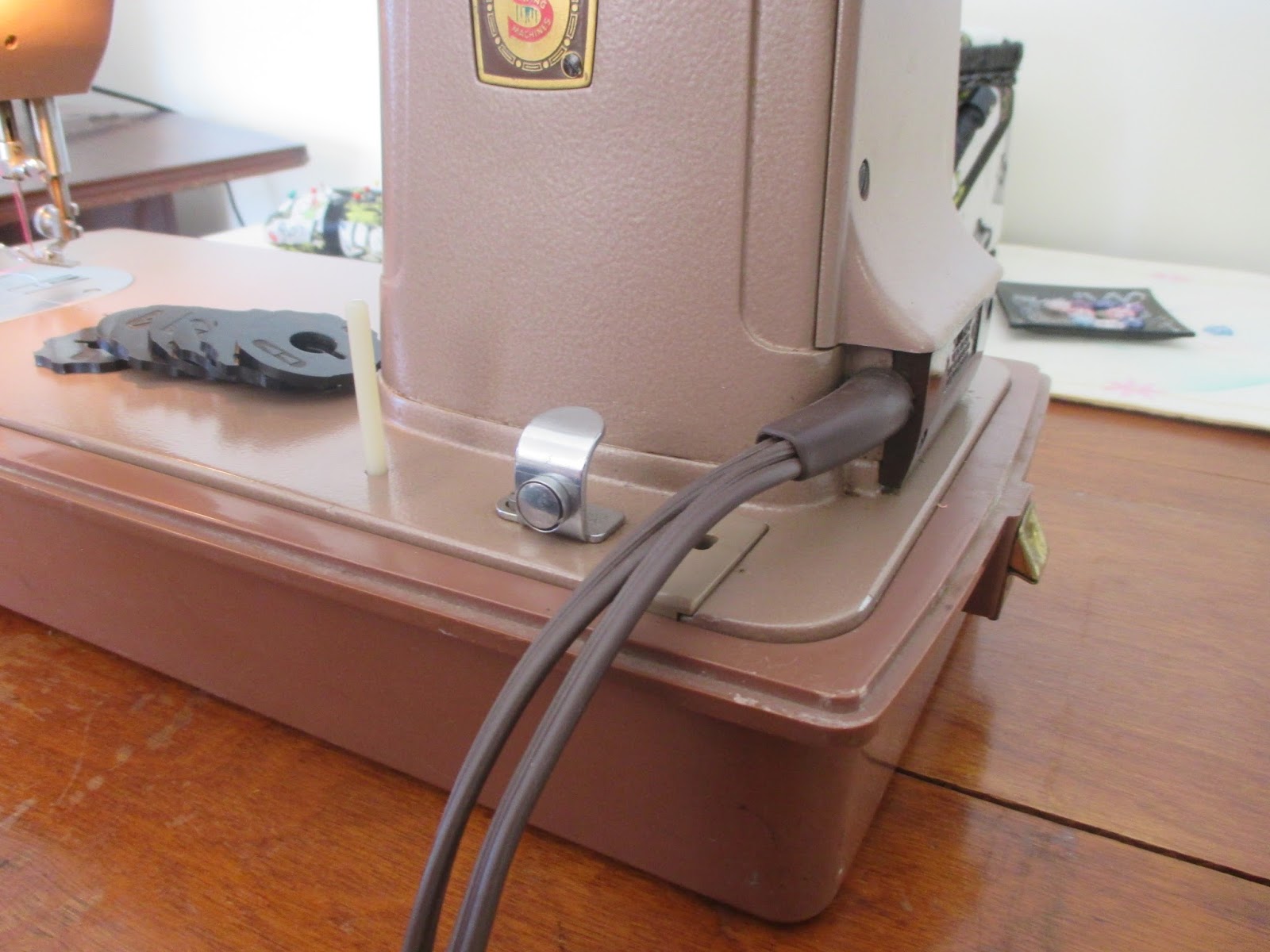 Reclaimed Stitches: Singer 328k Style-o-Matic