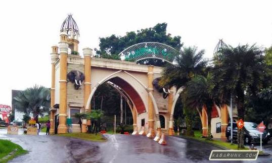 Seru main Gokart di Kampung Gajah Lembang