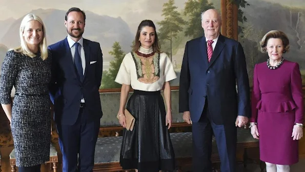 Crown Princess Mette-Marit, Crown Prince Haakon, King Harald and Queen Sonja accepted Queen of Jordan in royal palace