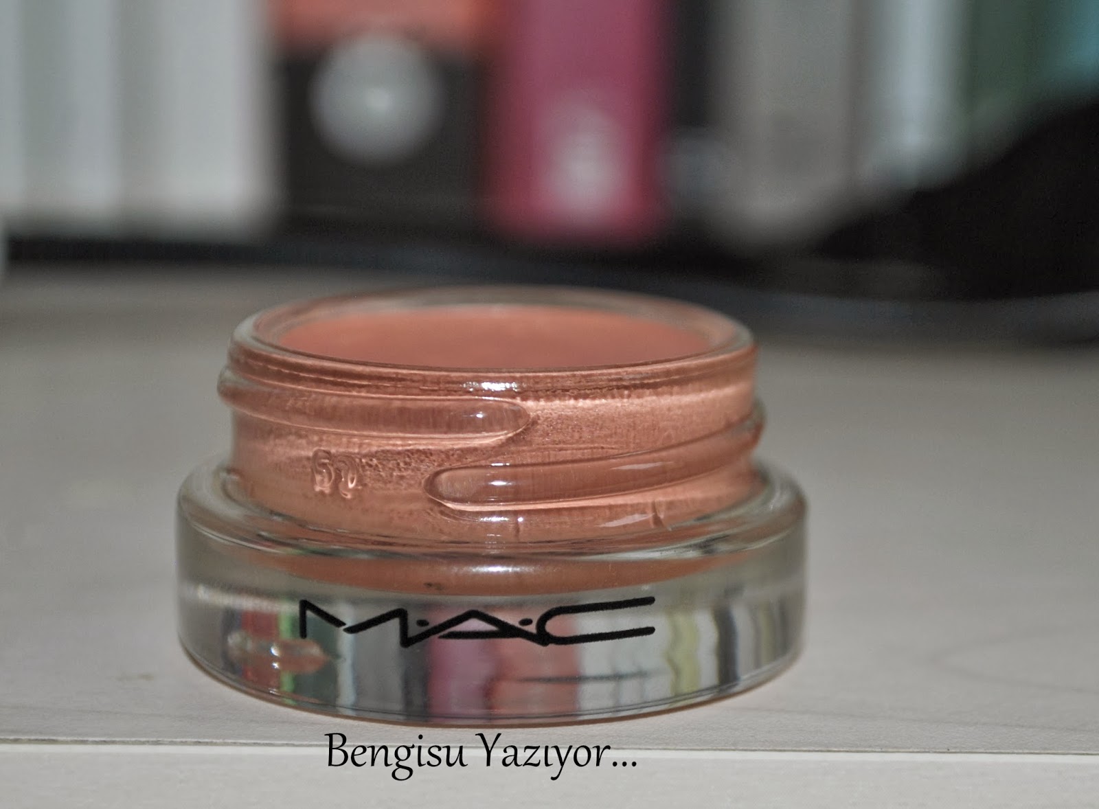 Bengisu Yazıyor... MAC Perky Paint Pot