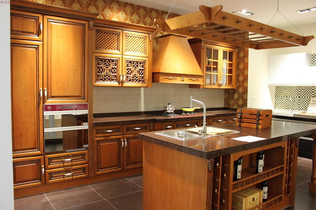 Nội thất nhà bếp chỉ toàn là gỗ tự nhiên