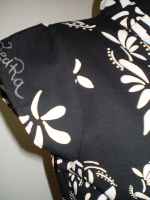 blog DD: cotton wrap dress in black and white, satin ribbon closure