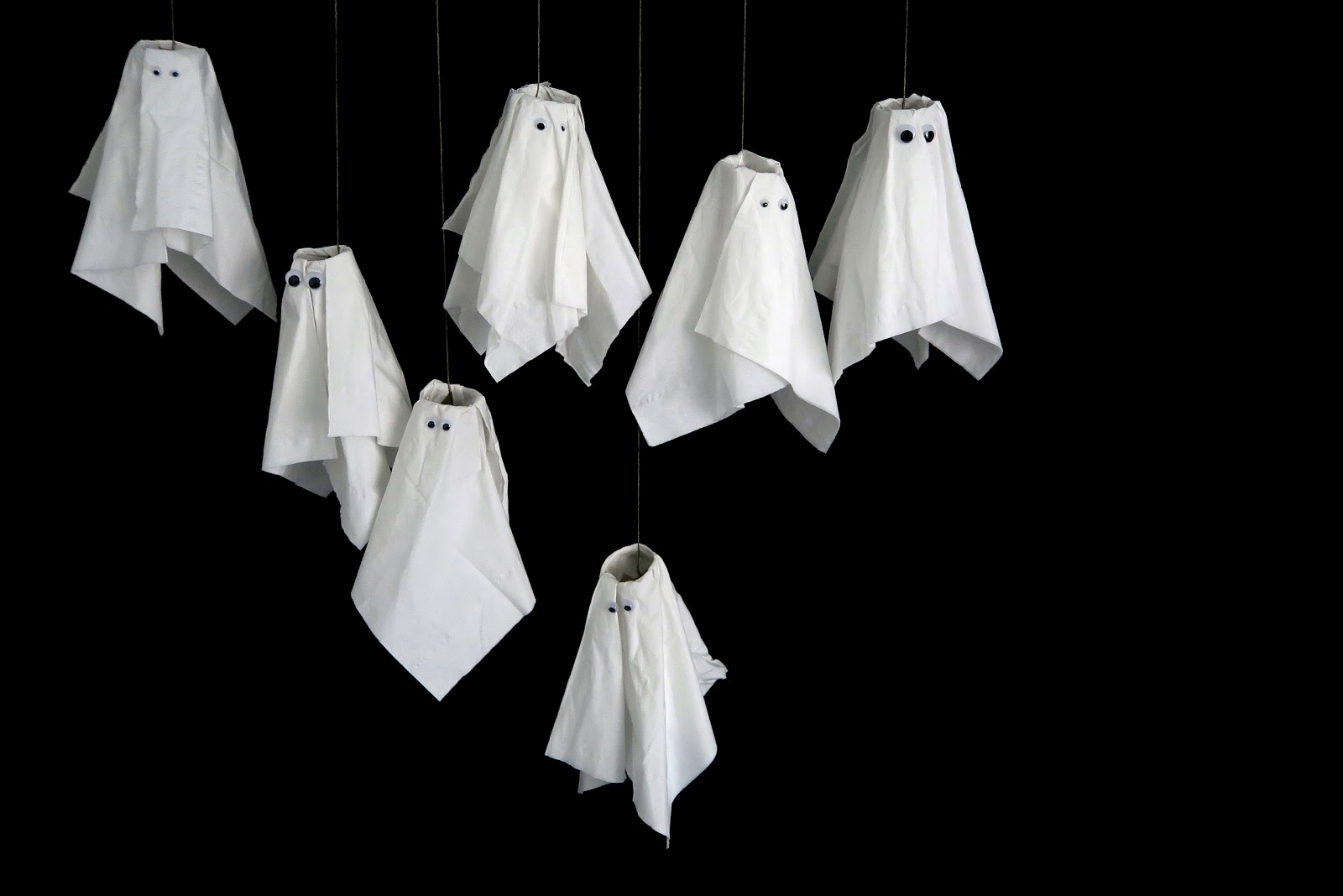Last minute tissue ghosts | mamaisdreaming.blogspot.co.uk