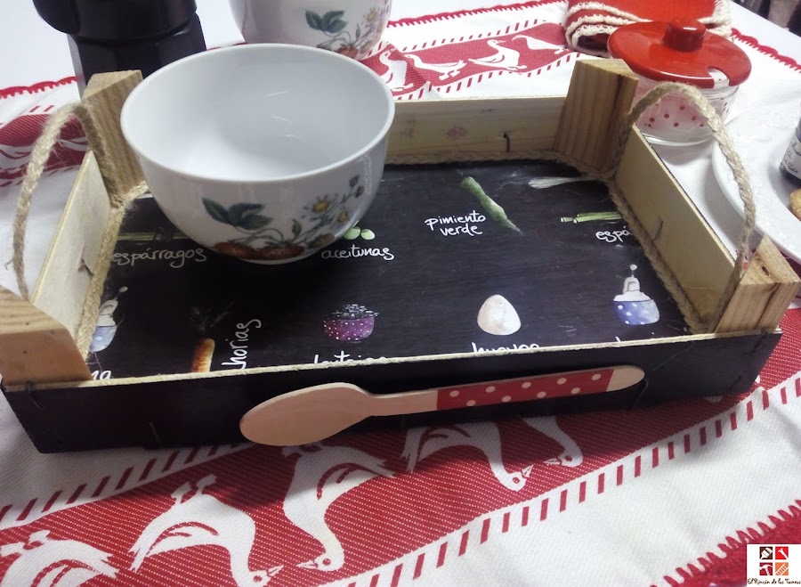 reciclar caja de fruta en bandeja