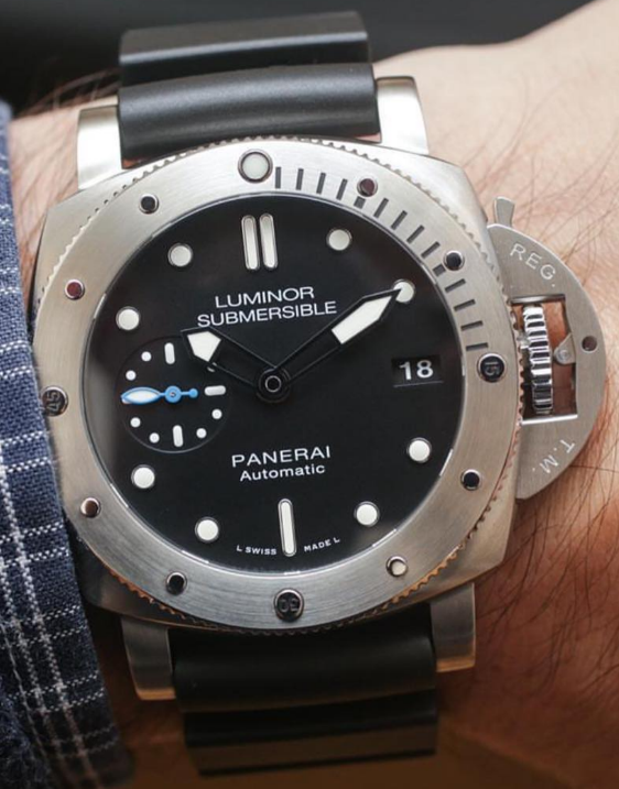 PANERAI Luminor Submersible 1950 3 Days Automatic Acciaio 42 mm - PAM0682 PANERAI Luminor Submersible 1950 3 Days Automatic Acciaio 42 mm