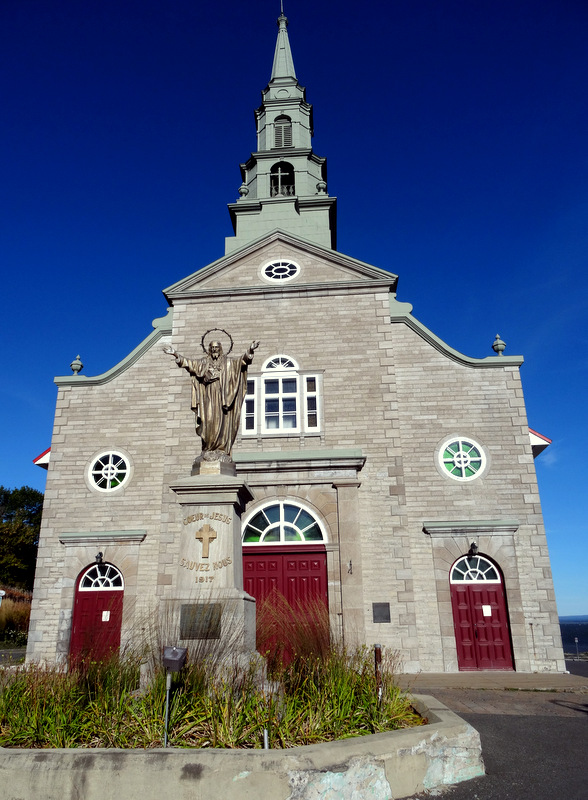 TRAVEL AND LIFESTYLE DIARIES The Village of SaintJeandel’Îled