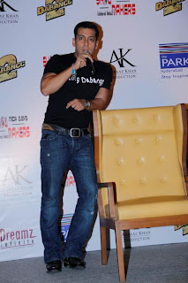 Salman Khan at Hyderabad for Dabangg2 promotion  