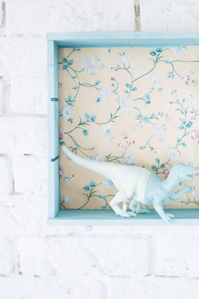 Cómo hacer una estantería con una caja de vino