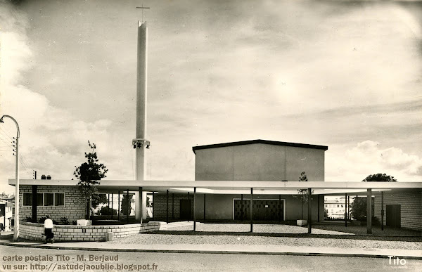 Royan - Le Temple et le Centre Protestant.  Eglise réformée de France  Architectes: René Baraton , Jean Bauhain , Marc Hébrard  Projet / Construction: 1953-1956