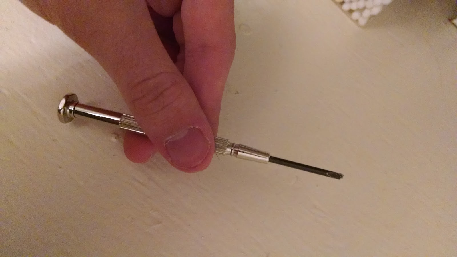 10 Things Everyone Needs to Know How to Do How to fix a towel rack