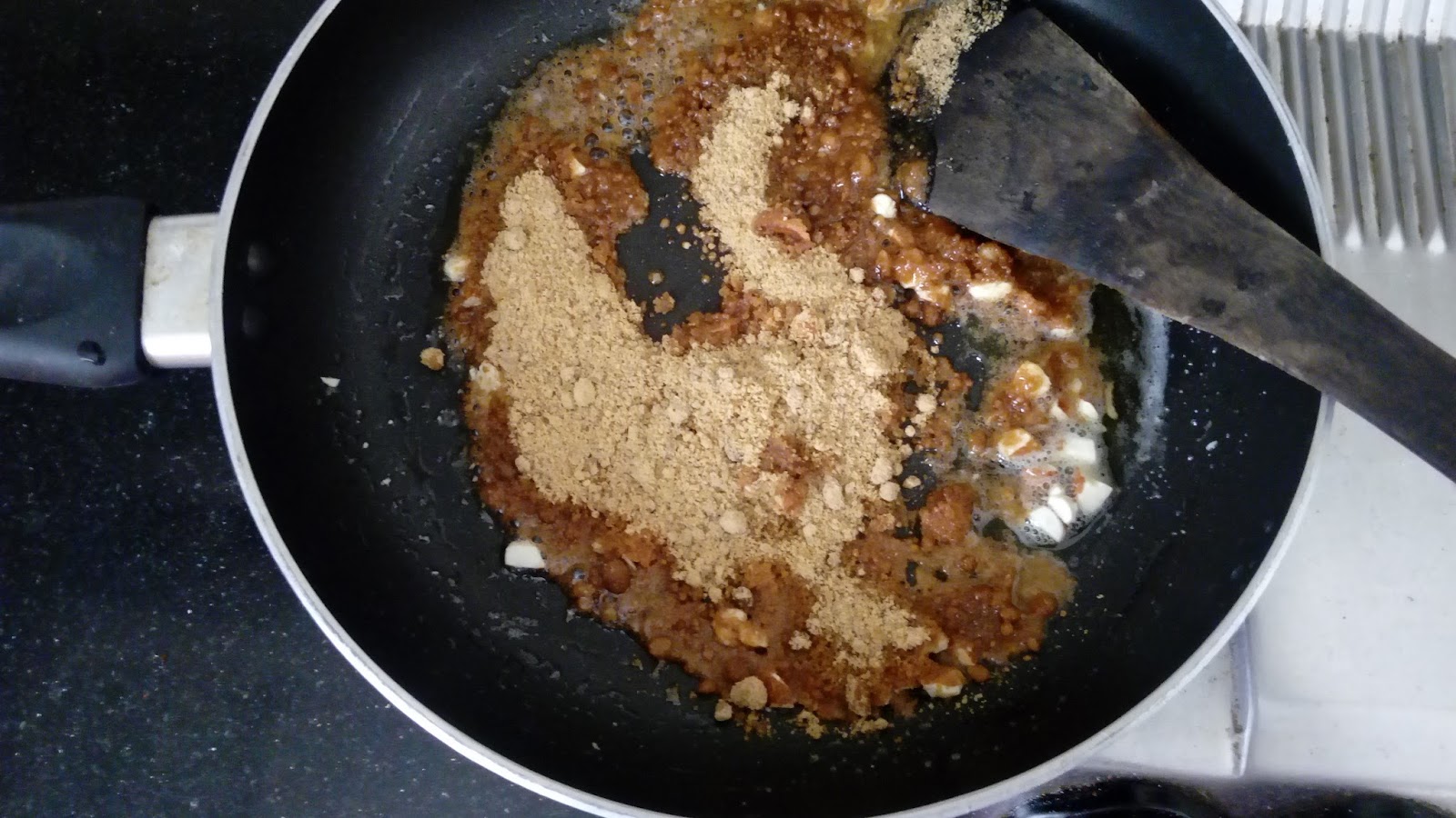 housewivesdiary: ROTI CHURMA LADOO | ROTI LADOO