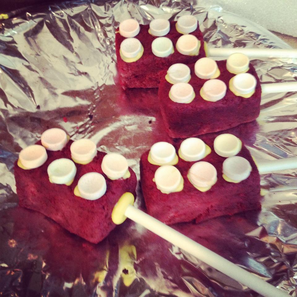 Puzzles Pops: Lego Cake pops and more