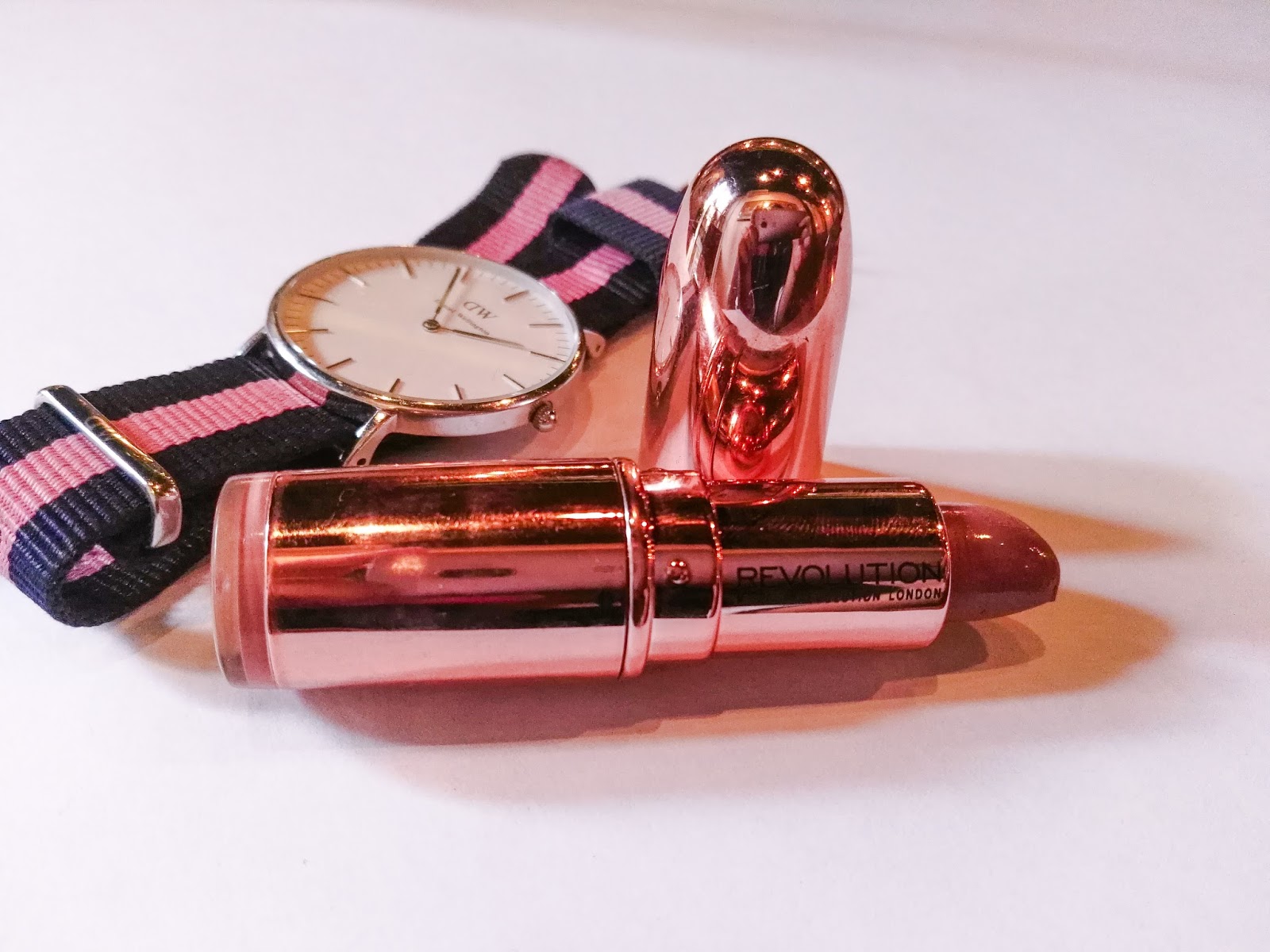 Make Up Revolution- Rose Gold Chauffeur Lipstick Review (Dupe MAC- Blankety...