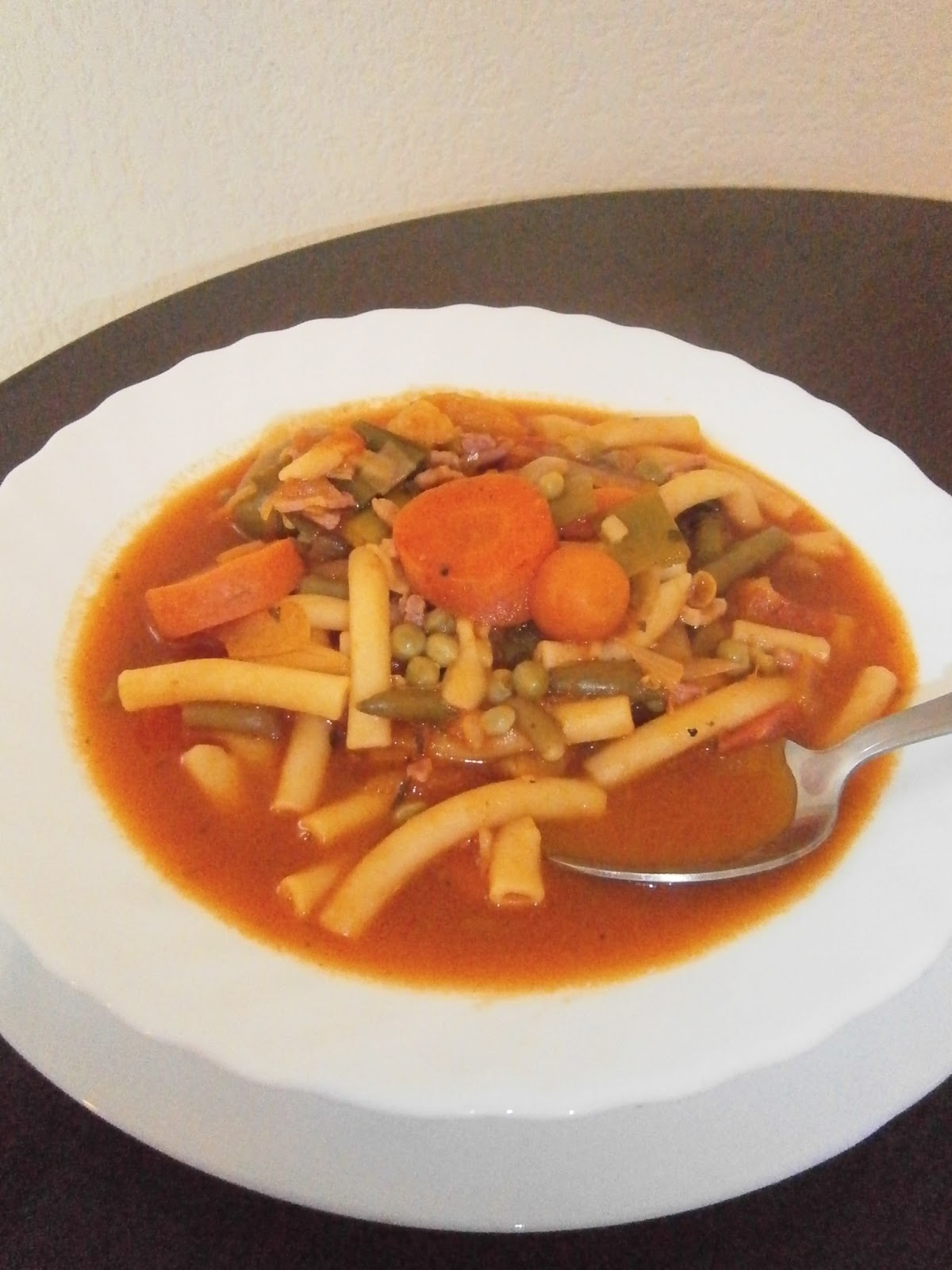 Délices d'une novice: Soupe minestrone (macaroni, poireau ...