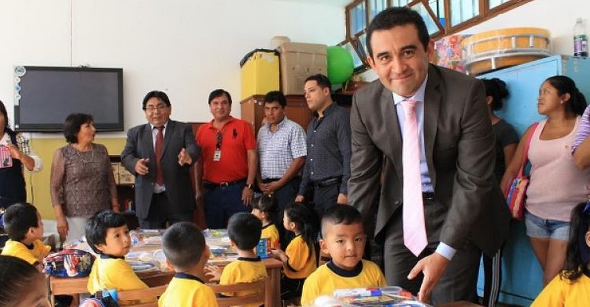 Donan lista completa de útiles a 6,500 estudiantes del Callao Donan lista completa de útiles a 6,500 estudiantes del Callao