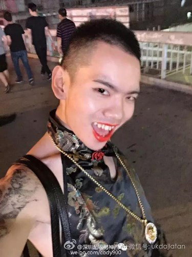 Su that ve chang trai mac quan lot nu di sieu thi - Anh 8