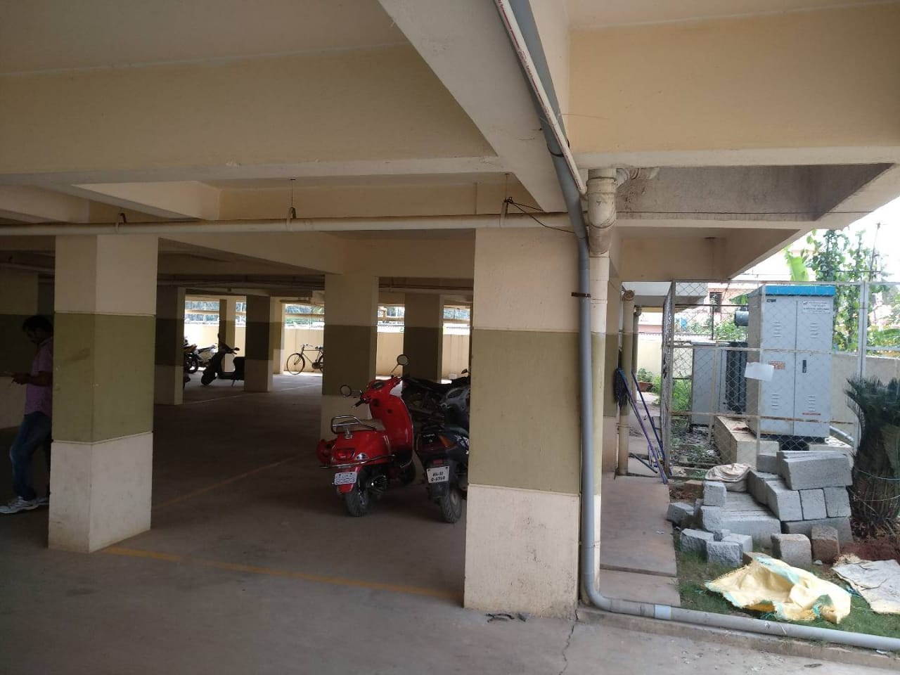 PURVI PRIDE WHITEFIELD IMMADIHALLI BUS STOP (1.5 Kms from white