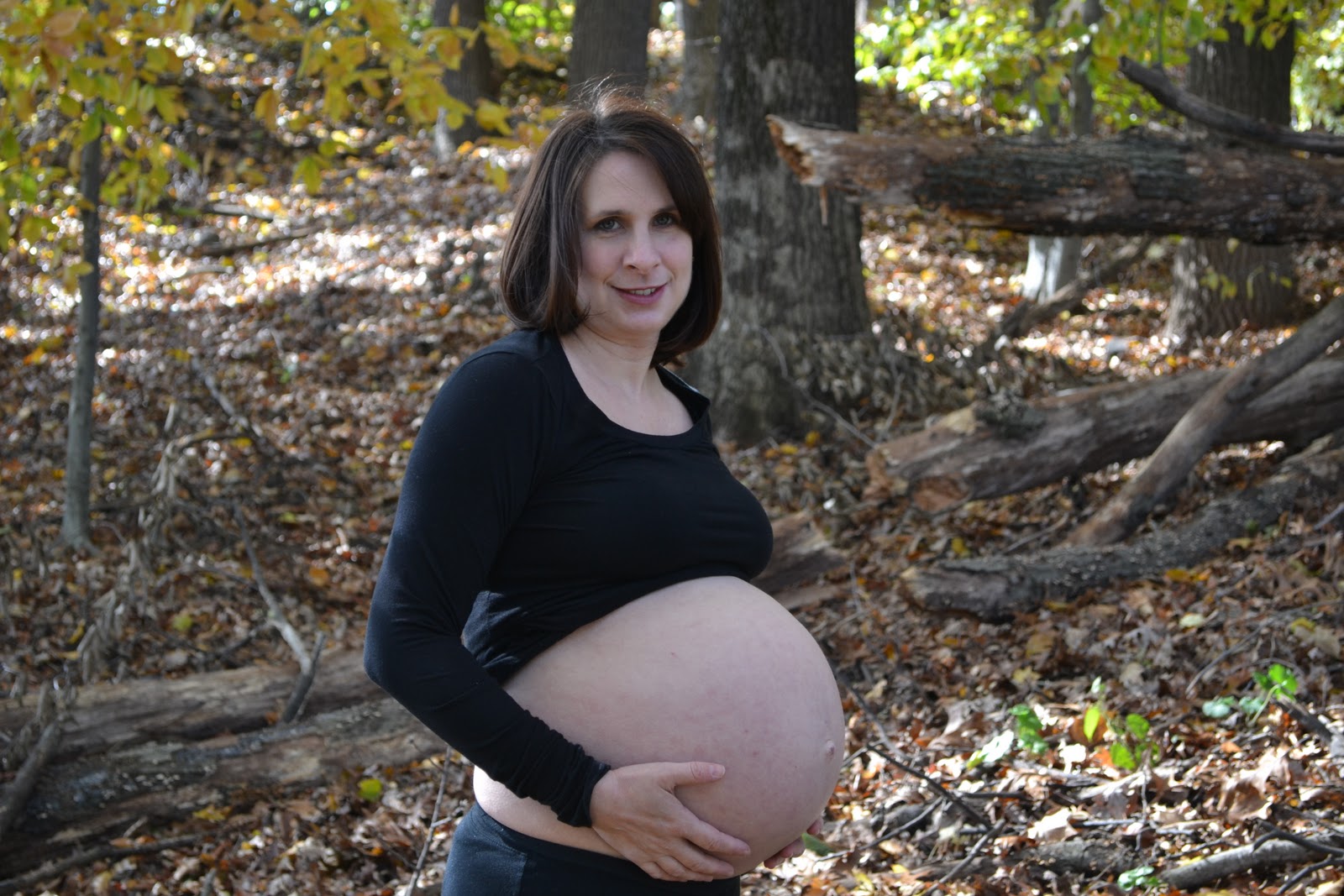 33 недели назад. 33 Акушерская неделя беременности двойней. Фотосессия беременной двойней. Беременные с многоплодной беременностью.