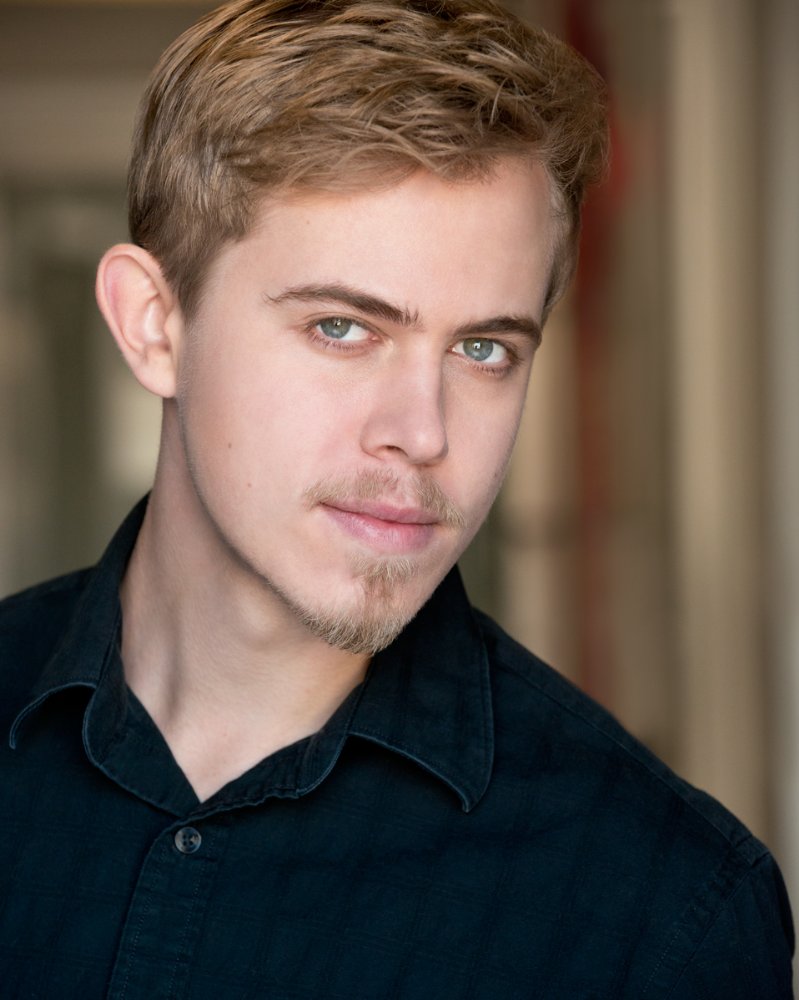 David eggers ii - актёр. Дэвид колл волшебники. Актер колл. Актер брэндон колл сейчас. Кевин фостер.