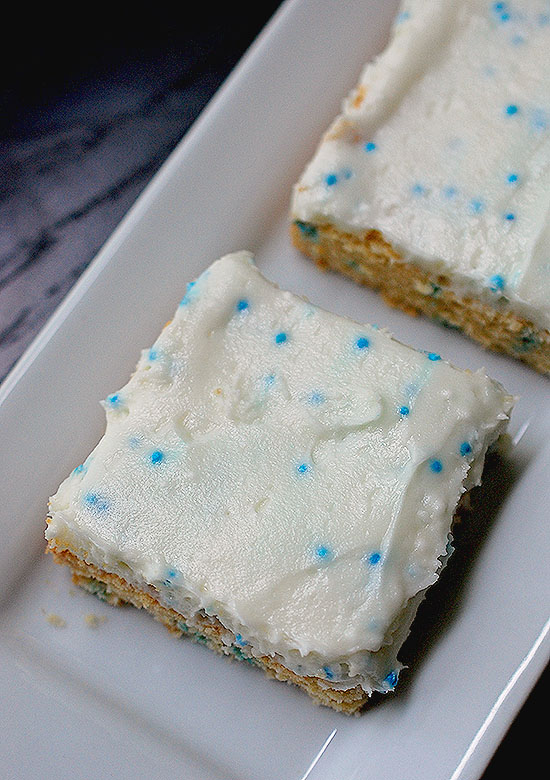 Eva Bakes - There's always room for dessert!: Funfetti sugar cookie bars