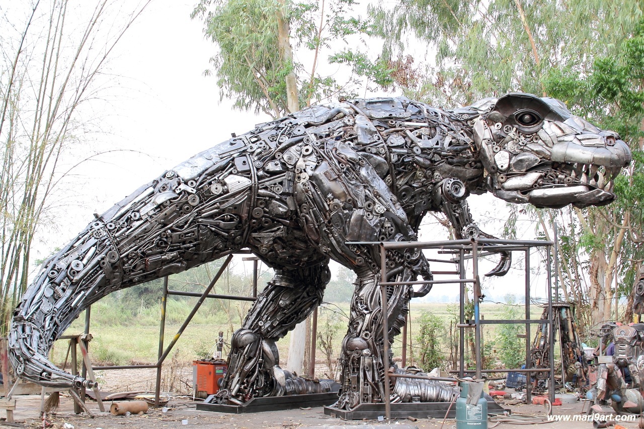 World biggest scrap metal dinosaur Tyrannosaurus rex sculpture