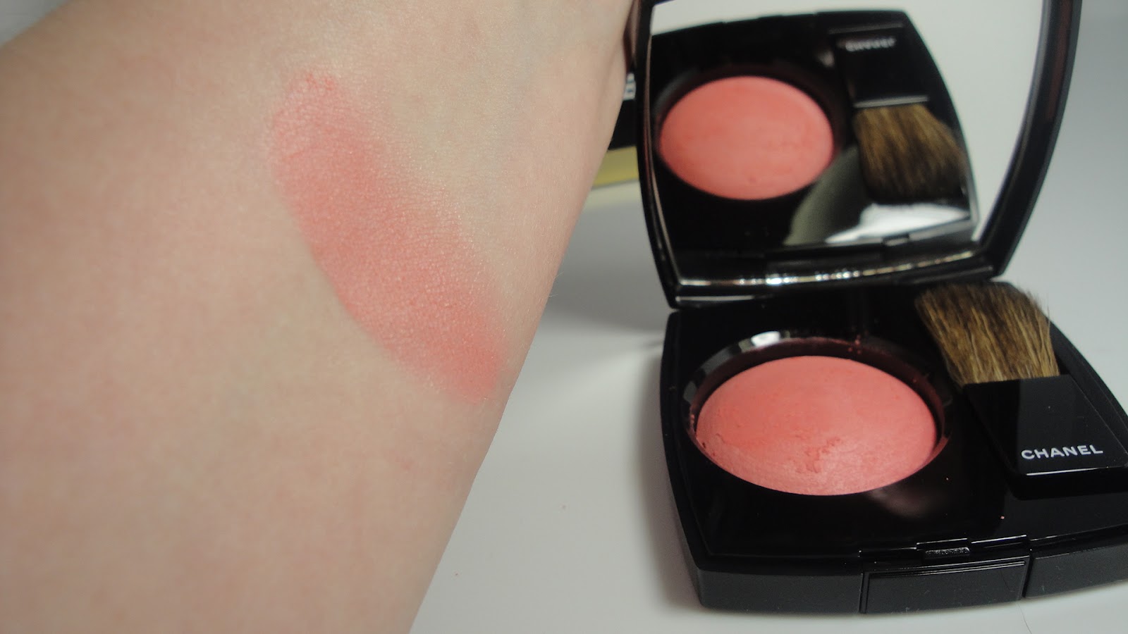 Jayded Dreaming Beauty Blog : 69 FLEUR DE LOTUS CHANEL JOUES CONTRASTE  POWDER BLUSH - SWATCHES AND REVIEW