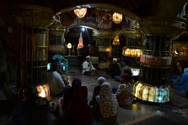 Wisata Religi Masjid Perut Bumi