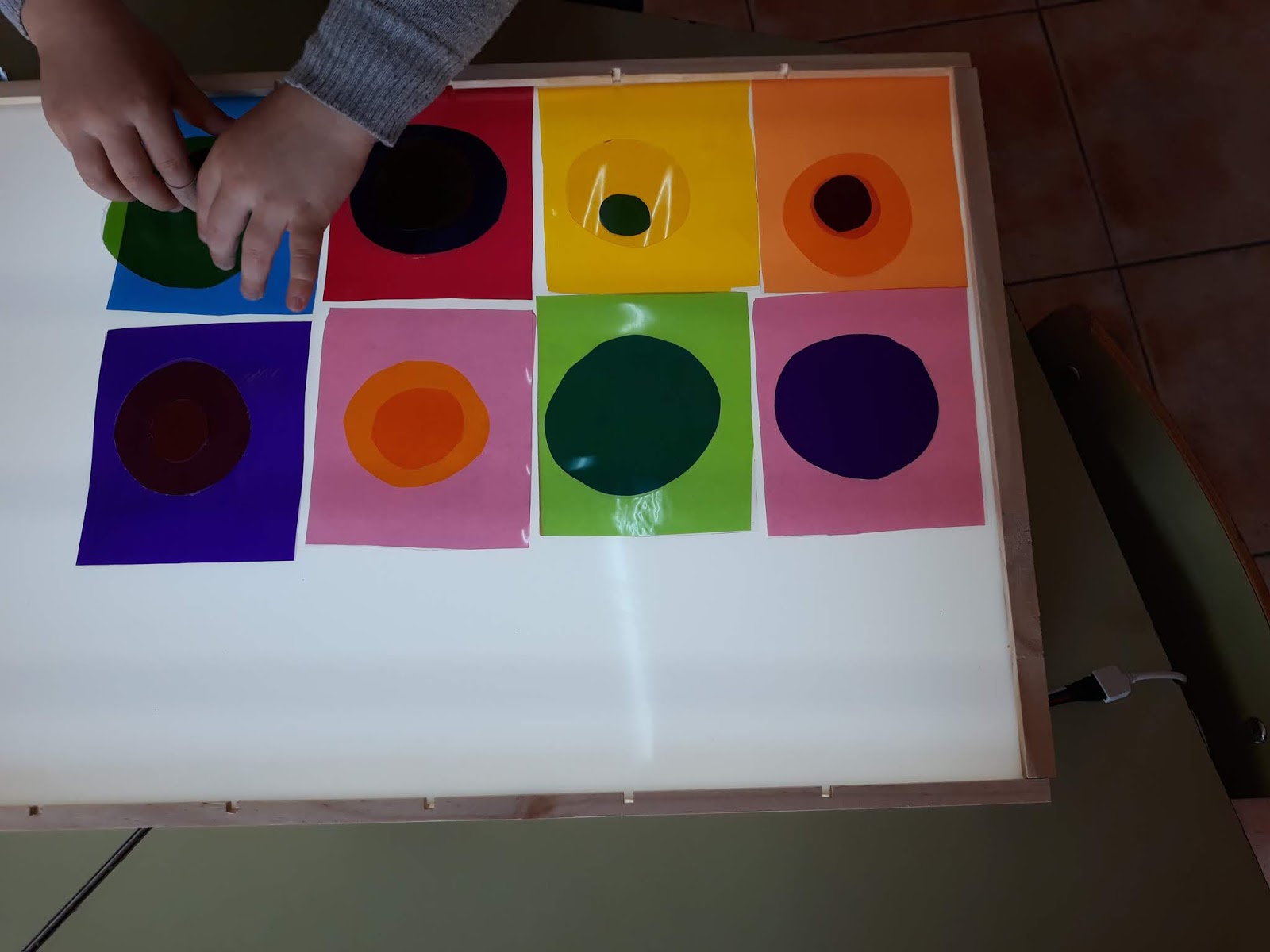 la mesa de luz – Montessori en tu casa