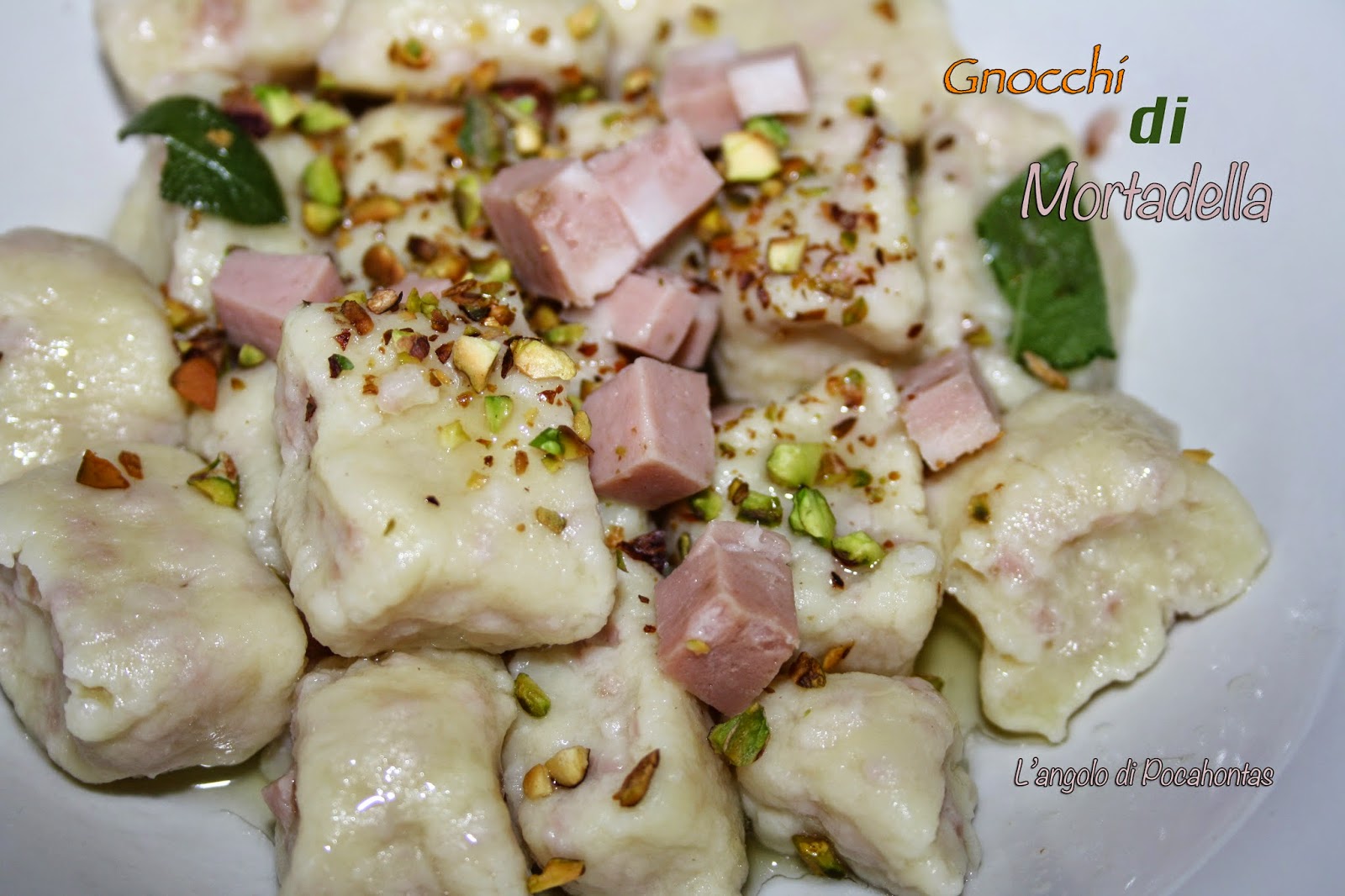 gnocchi di ricotta e mortadella profumati al pistacchio